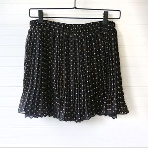 Pleated Accordion Skirt w/ lace shorts Small